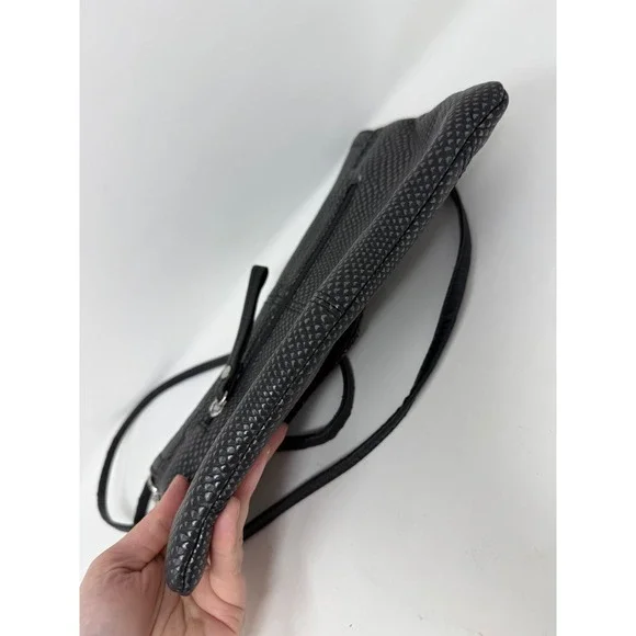 Tignanello Black Snakeskin Embossed Leather Crossbody Envelope Clutch Bag - Picture 3 of 11